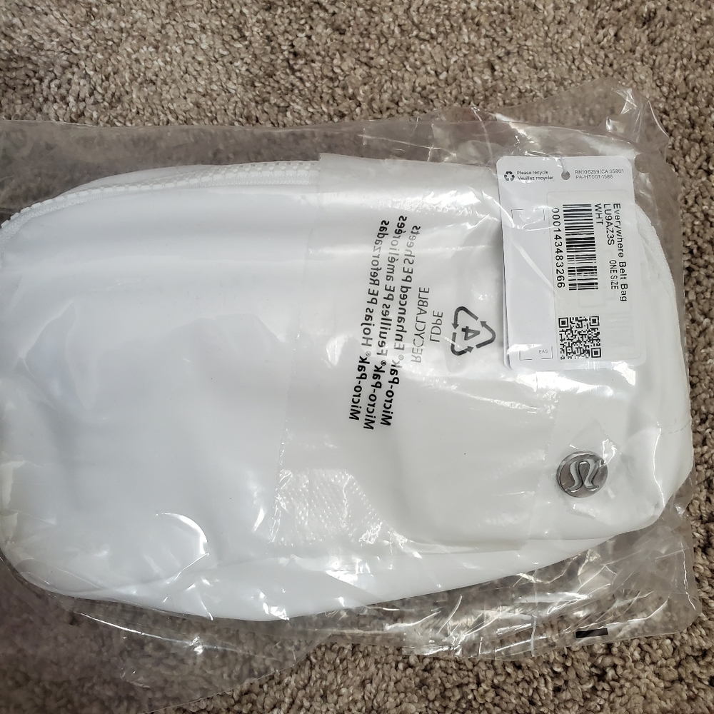 ๐๏ธ LULULEMON BELT BAG - WHITE - Picture 9 of 12